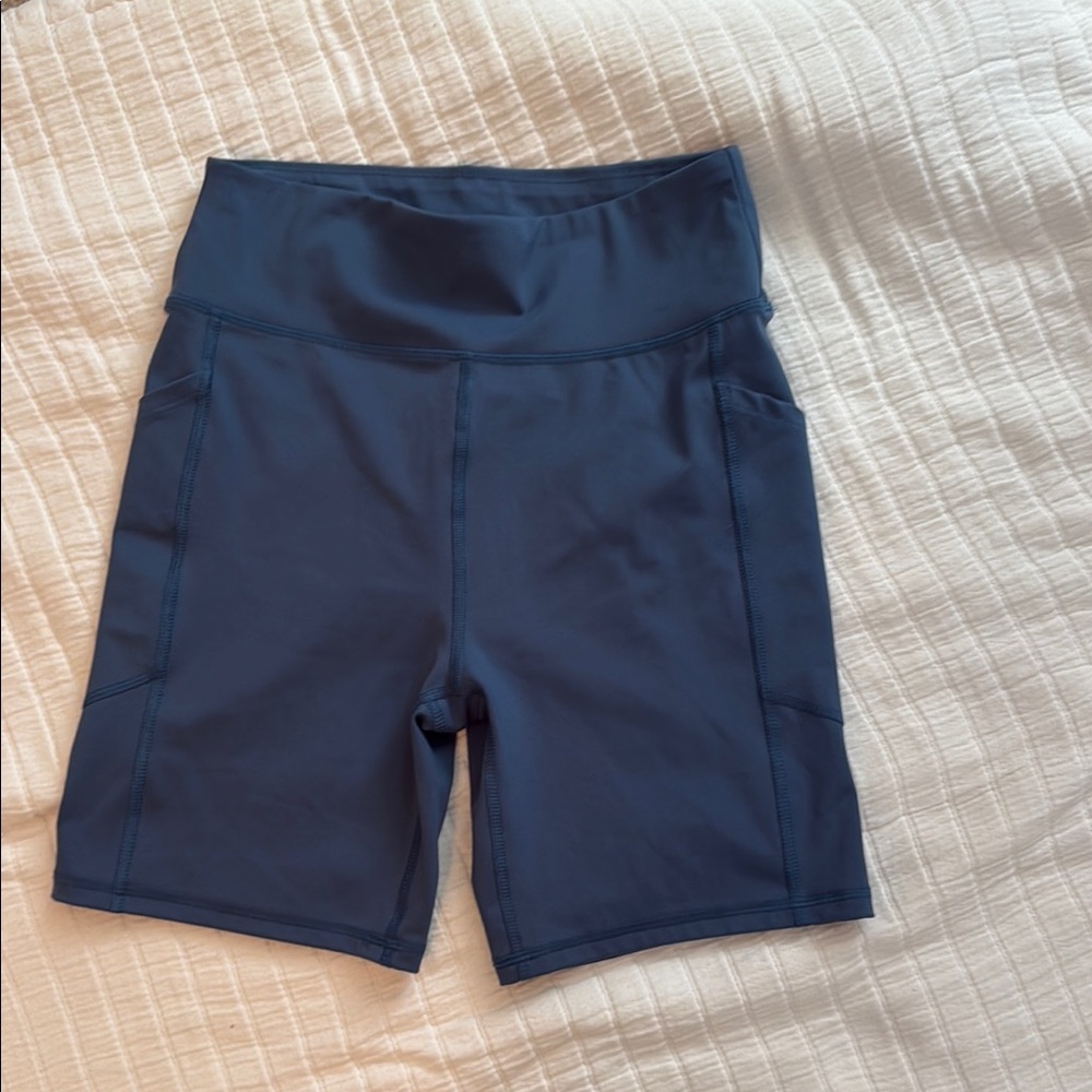 American Eagle Women's Navy Blue Bike Shorts w/ pkts